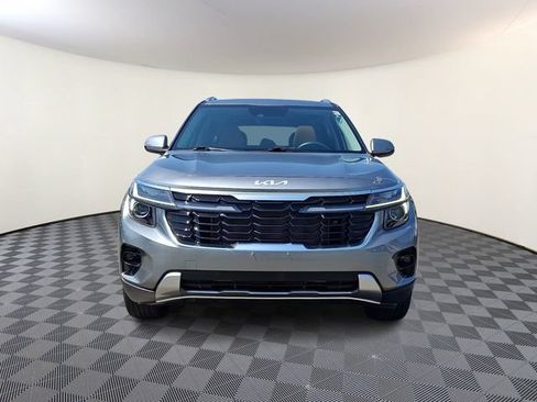 Used 2024 Kia Seltos EX AWD/4WD image 2