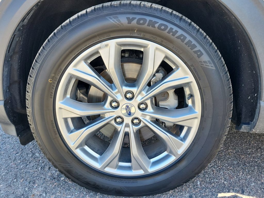 Used 2022 Ford Explorer XLT w/ Equipment Group 202A RWD image 17