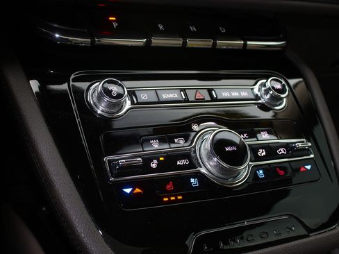 Used 2021 Lincoln Corsair Reserve w/ Equipment Group 201A image 32