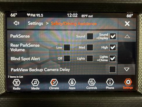 Used 2018 Jeep Wrangler Sport S image 26