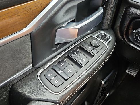 Used 2024 RAM 2500 Laramie AWD/4WD image 17