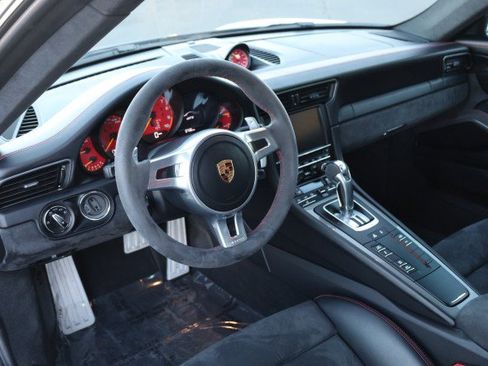 Used 2016 Porsche 911 GT3 RWD image 24