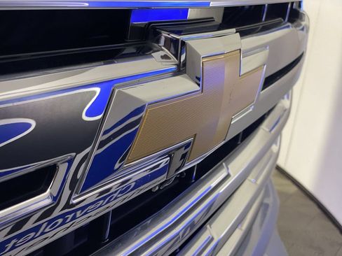 Used 2024 Chevrolet Silverado 2500 High Country w/ High Country Premium Package AWD/4WD image 38