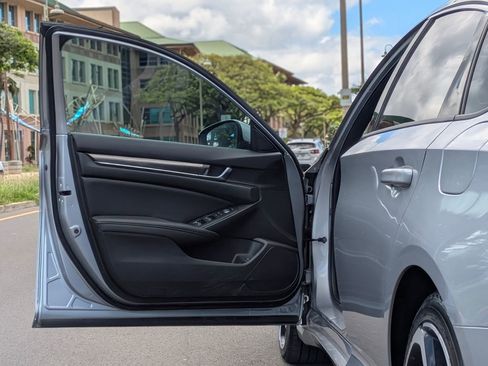 Used 2020 Honda Accord Sport image 9