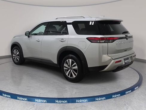 Used 2022 Nissan Pathfinder SL w/ Lighting Package (N92) AWD/4WD image 8