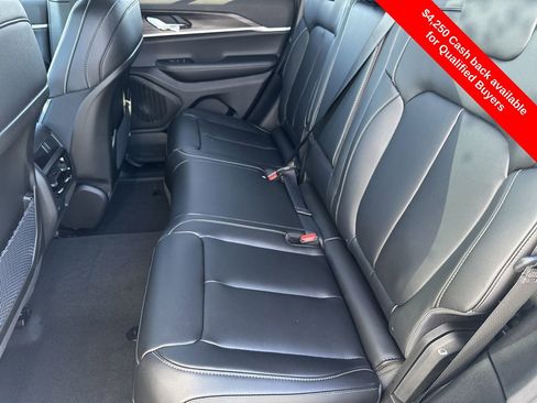 New 2025 Jeep Grand Cherokee Limited image 19