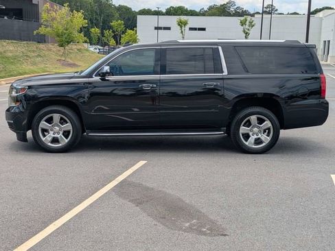 Used 2018 Chevrolet Suburban Premier RWD image 7
