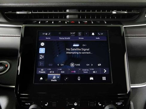 Used 2024 Jeep Grand Cherokee Altitude image 26