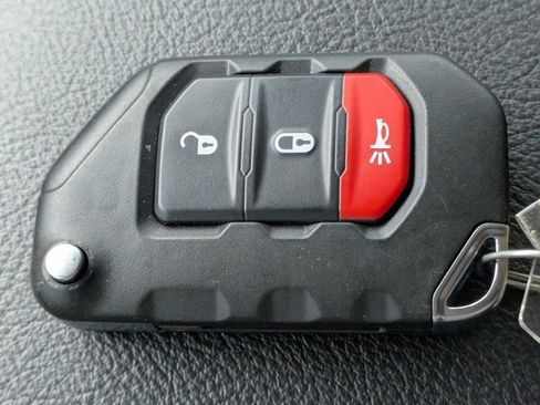 Used 2025 Jeep Gladiator Sport AWD/4WD image 28