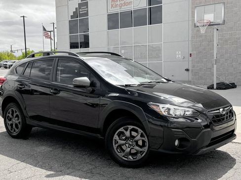 Used 2022 Subaru Crosstrek 2.5i Sport w/ Moonroof Package AWD/4WD image 2