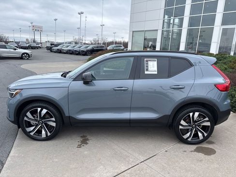 Certified 2023 Volvo XC40 B5 Plus w/ Driver Assist Package AWD/4WD image 11