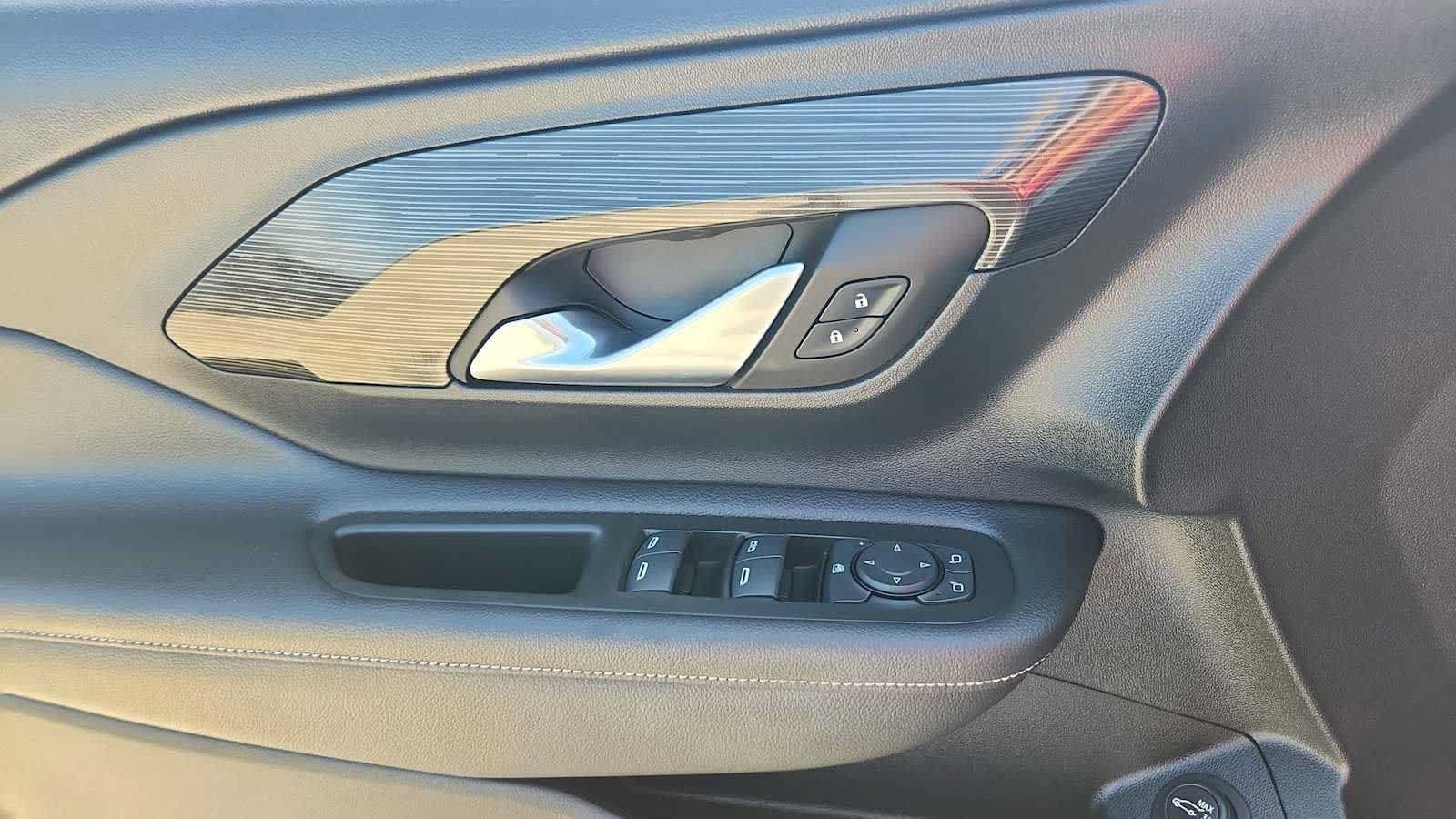 Used 2022 GMC Terrain SLE w/ Driver Convenience Package AWD/4WD image 17