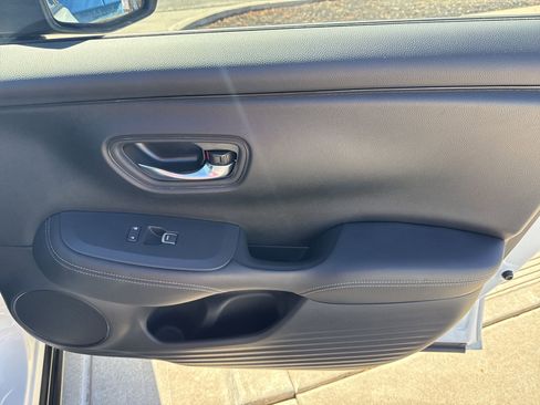 Certified 2024 Honda HR-V EX-L image 33