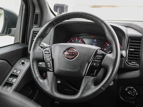 Used 2022 Nissan Frontier PRO-4X w/ Pro-4X Premium Package AWD/4WD image 15