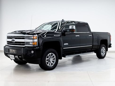 Used 2019 Chevrolet Silverado 3500 High Country w/ Duramax Plus Package AWD/4WD image 3