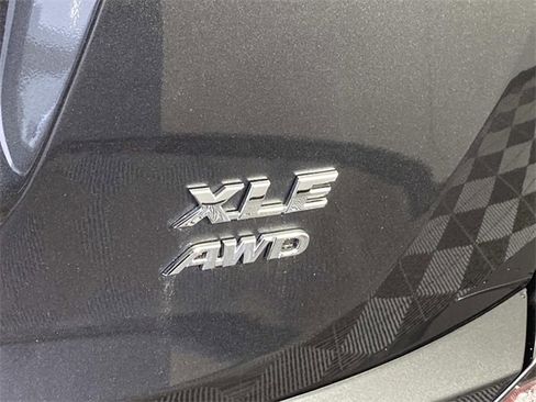 Used 2018 Toyota RAV4 XLE image 8