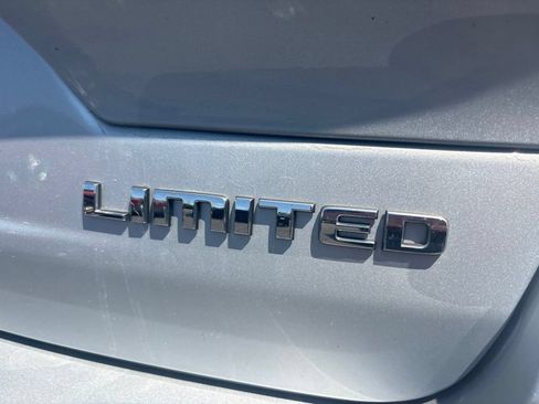 Used 2023 Jeep Grand Cherokee Limited AWD/4WD image 17