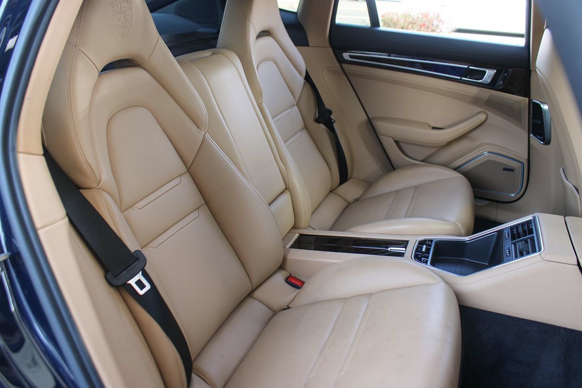Used 2020 Porsche Panamera 4 E-Hybrid AWD/4WD image 23