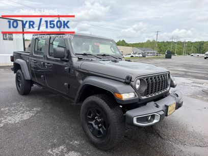 Used 2024 Jeep Gladiator Sport