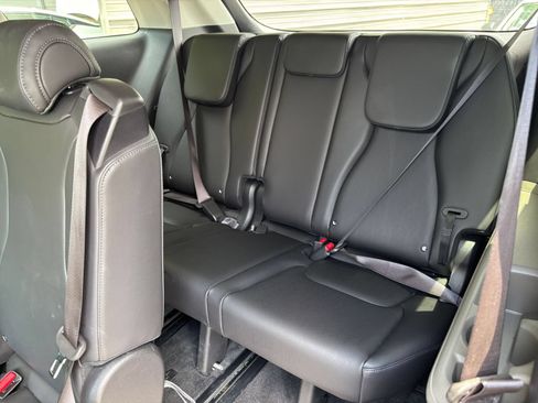 Used 2026 Kia Carnival FWD image 25