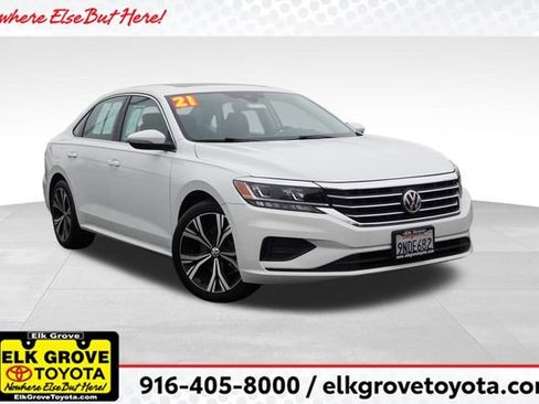 Used 2021 Volkswagen Passat 2.0T SE image 1