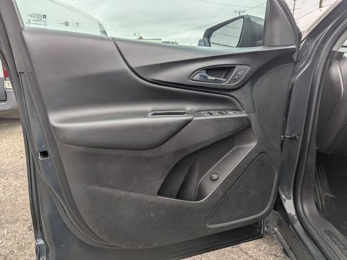 Used 2018 Chevrolet Equinox LT FWD image 11