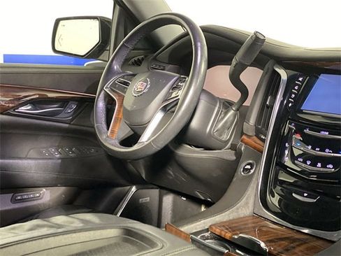 Used 2015 Cadillac Escalade ESV Premium image 10