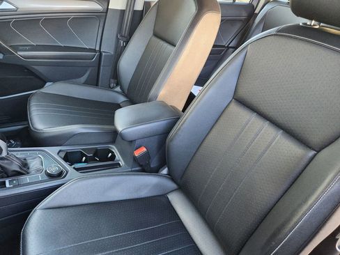 Certified 2023 Volkswagen Tiguan SE image 8