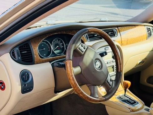 Used 2005 Jaguar X-TYPE 3.0 image 10