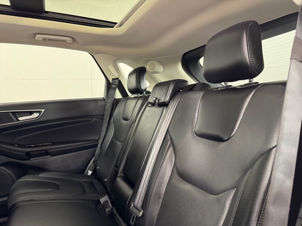 Used 2018 Ford Edge Titanium w/ Equipment Group 302A FWD image 20