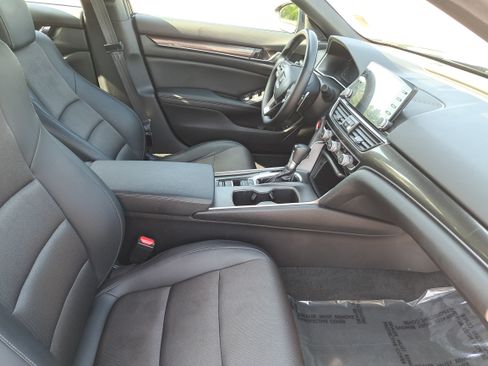 Used 2022 Honda Accord Sport image 10