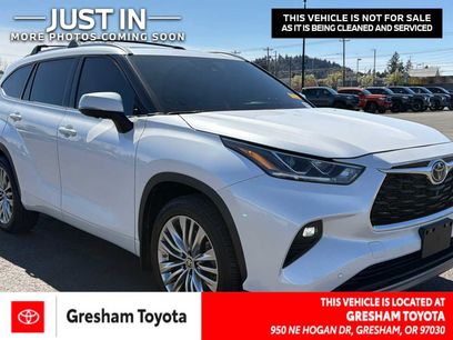 Used 2024 Toyota Highlander Platinum