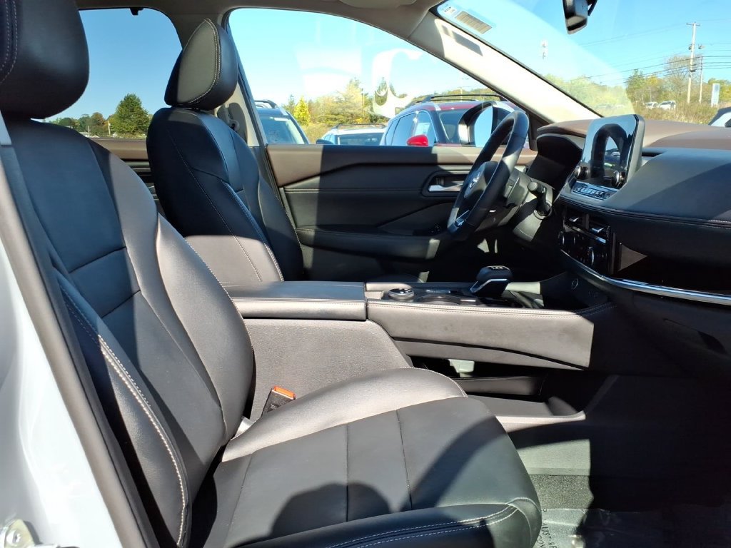 Certified 2023 Nissan Rogue SL w/ SL Premium Package AWD/4WD image 9