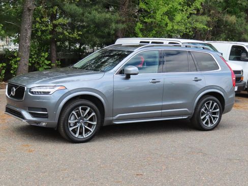 Used 2018 Volvo XC90 T6 Momentum w/ Convenience Package AWD/4WD image 2