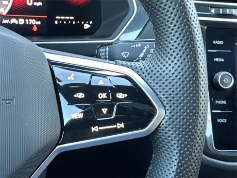 Certified 2024 Volkswagen Tiguan SE R-Line image 18