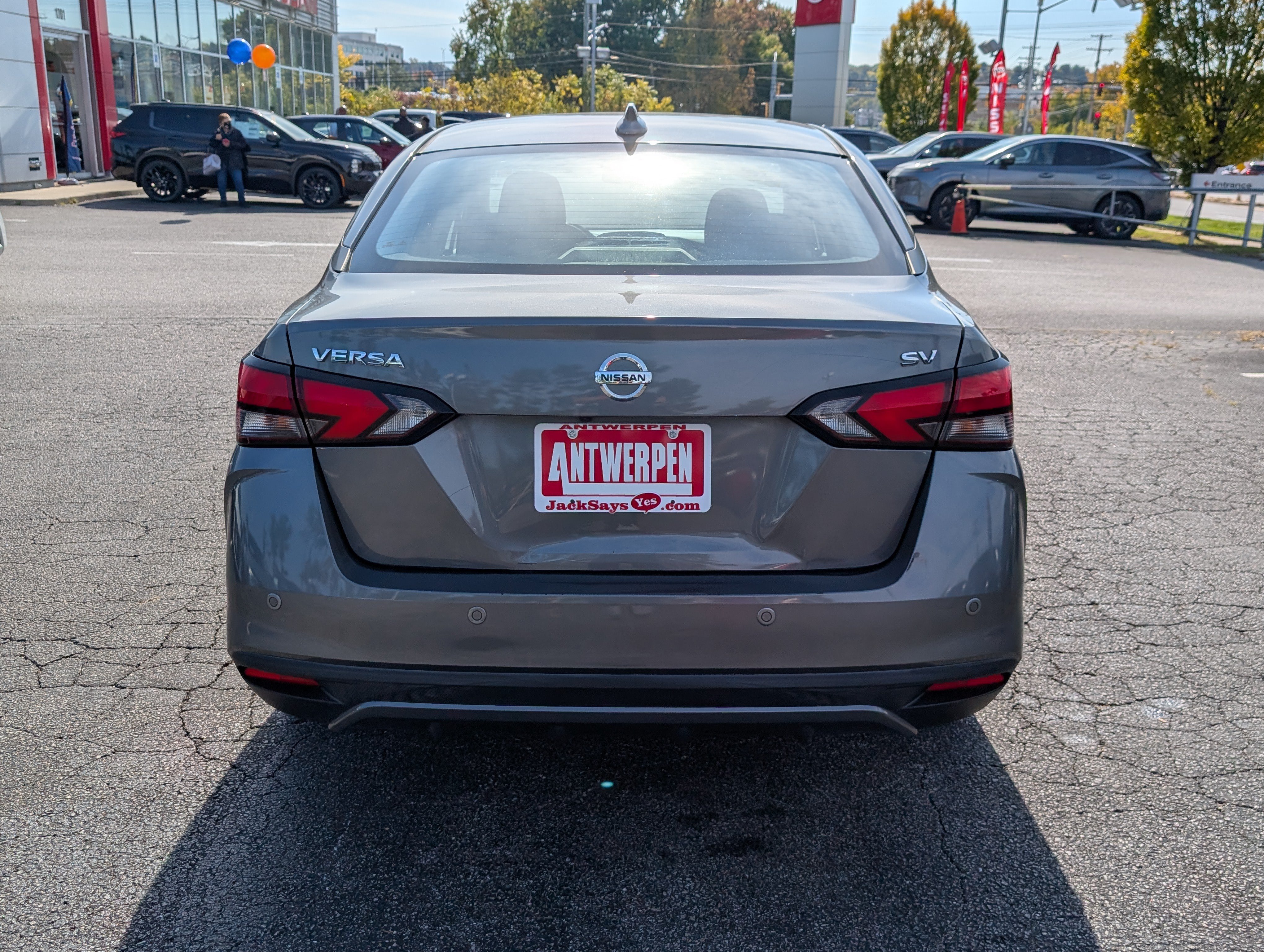 Used 2020 Nissan Versa SV FWD image 4