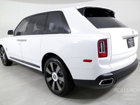 Certified 2023 Rolls-Royce Cullinan w/ Cullinan Package AWD/4WD image 8