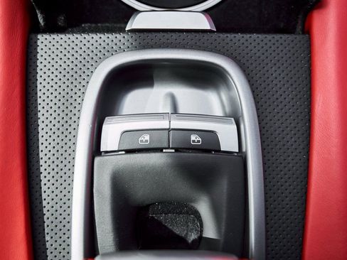 Used 2019 Ferrari GTC4Lusso AWD/4WD image 64