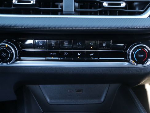 New 2026 Chevrolet Equinox LT w/ Midnight Edition image 21