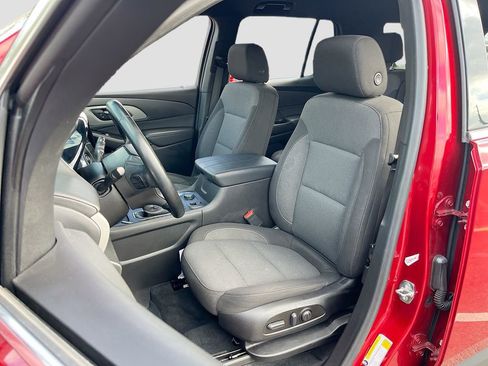 Used 2023 Chevrolet Traverse LT image 19