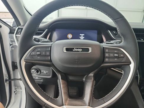 Certified 2023 Jeep Grand Cherokee Limited w/ Luxury Tech Group II AWD/4WD image 25