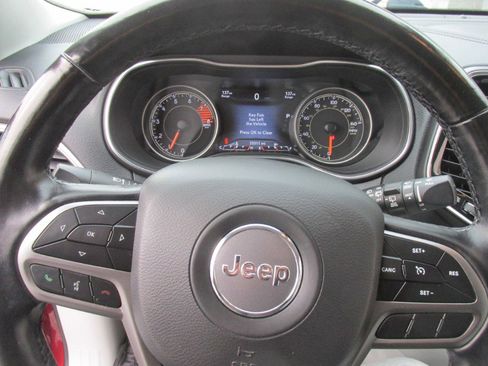 Used 2020 Jeep Cherokee Limited image 69