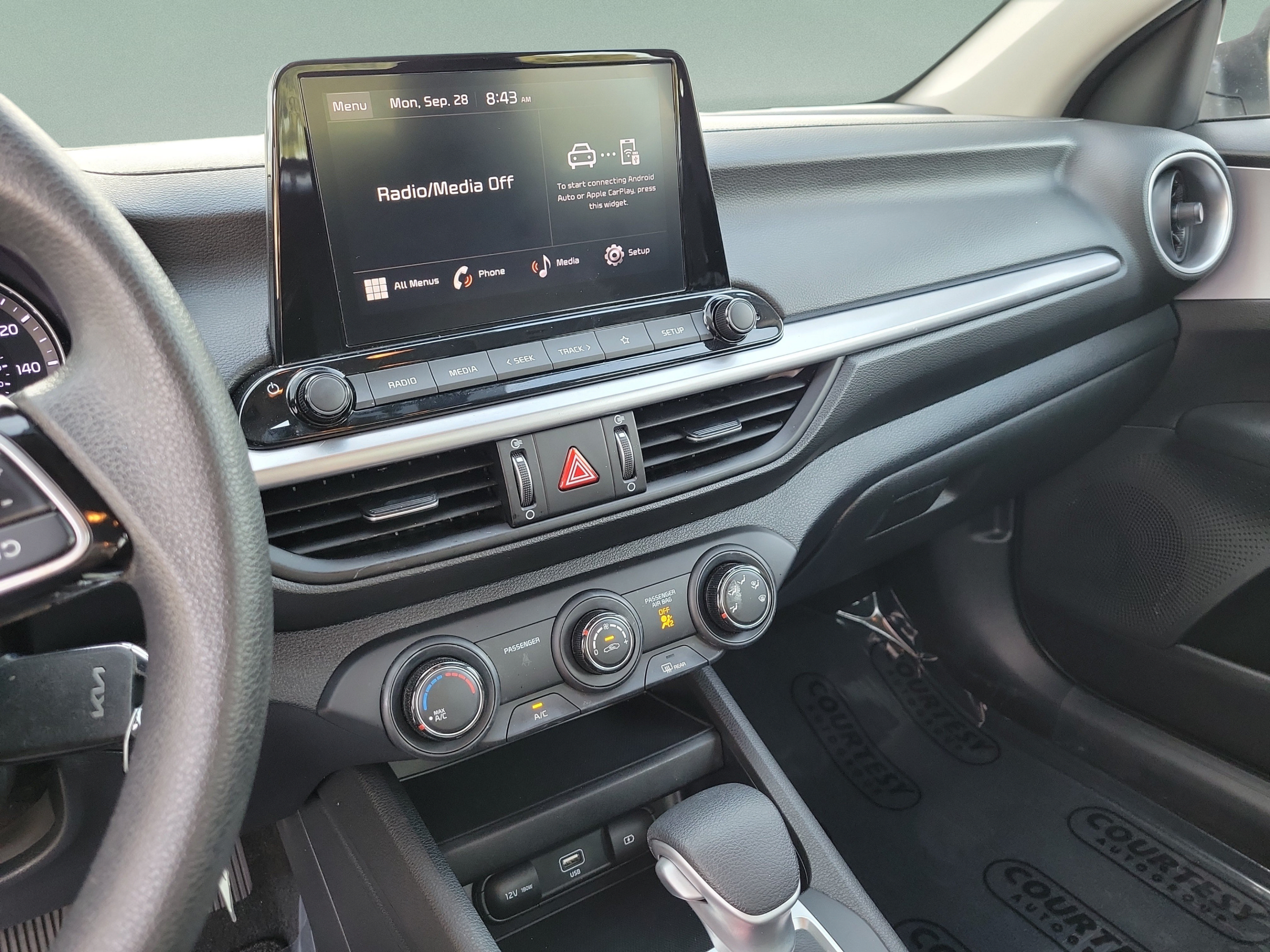 Used 2024 Kia Forte LXS w/ LXS Technology Package FWD image 23