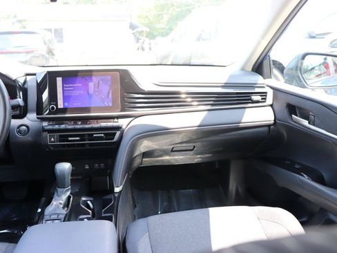 Used 2025 Toyota Camry LE FWD image 18