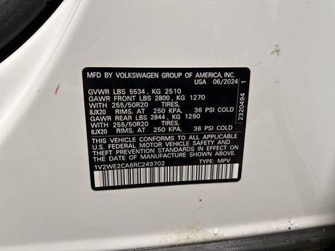 Used 2024 Volkswagen Atlas Cross Sport SE image 27