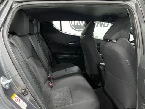 Used 2018 Toyota C-HR XLE image 29