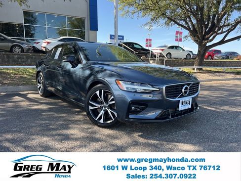 Used 2019 Volvo S60 T6 R-Design image 1