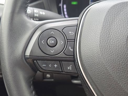 Certified 2025 Toyota Corolla SE w/ SE Premium Package FWD image 30