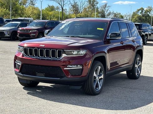 New 2025 Jeep Grand Cherokee Limited image 6