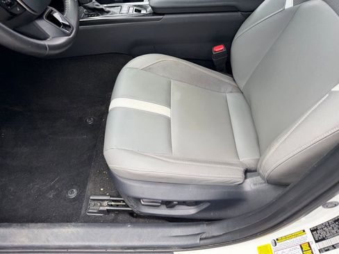 Used 2025 Toyota Camry SE w/ Convenience Package FWD image 24